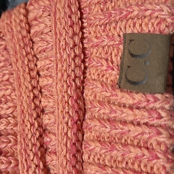 C.C CHUNKY STRETCH CABLE KNIT BEANIE HATS BUNDLE - Picture 4 of 11